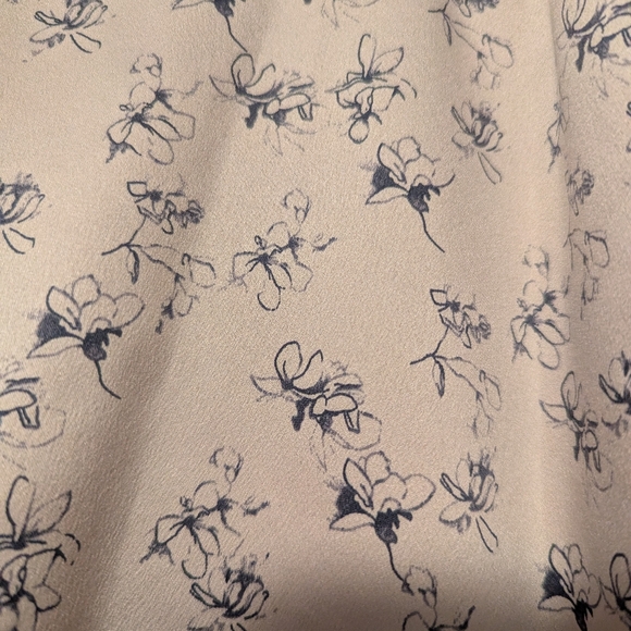 Oak and Fort Floral Wrap Top - Picture 3 of 7